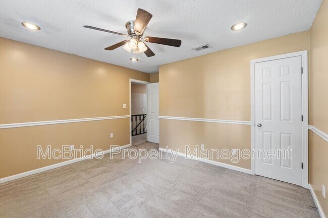 Building Photo - 539 Hunterdale Rd