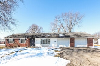 Building Photo - 1850 Schwier Dr