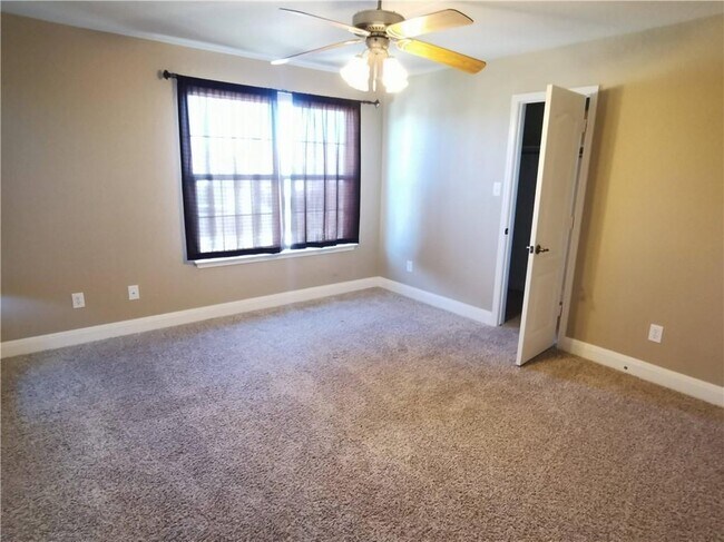 Building Photo - 12909 Perconte Dr