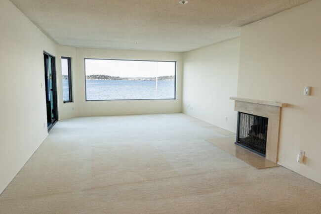 Building Photo - 2Bd/2Ba Seattle Condo