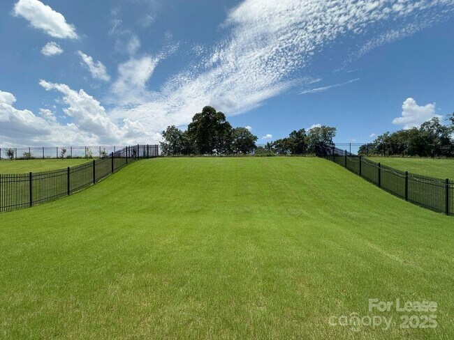 Building Photo - 6607 Wildbrook Dr
