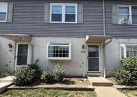 Building Photo - Woods Edge 3-Bedroom Townhome!