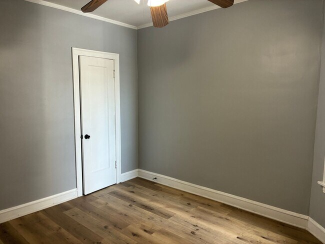 Building Photo - 10625 S Calumet Ave