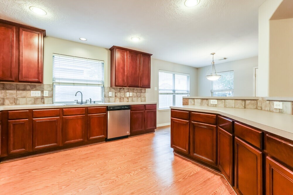 Building Photo - 27 Orchid Grove Pl