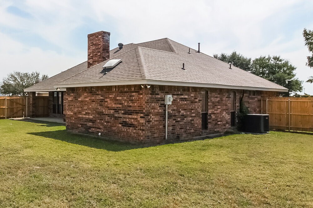 Building Photo - 849 Woodridge Cir