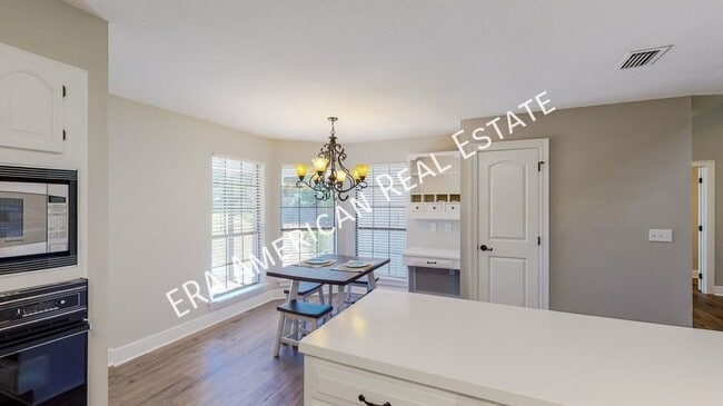 Building Photo - 18 Meigs Dr