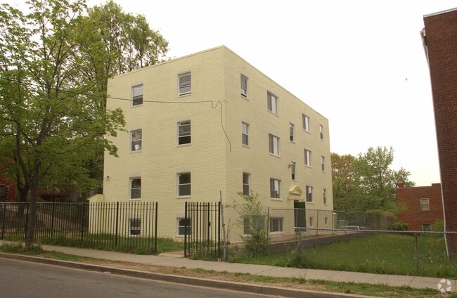 Building Photo - The Hilltop DC Condominiums