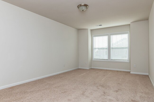 Building Photo - AVAILABLE NOW, Beautiful Home in Greer wit...