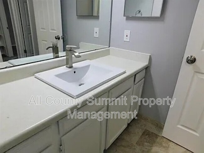 Building Photo - 3784 S Ceylon Way