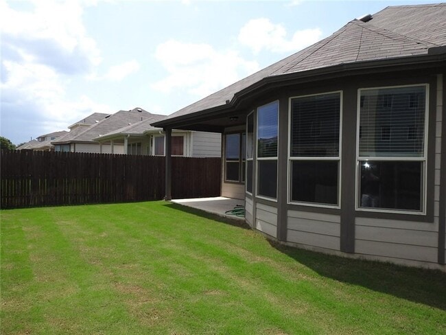 Building Photo - 9903 Quercia Dr