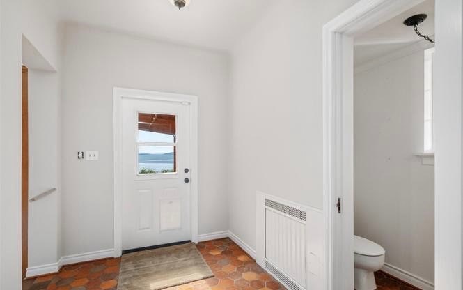 Building Photo - 3851 Cliffside Dr