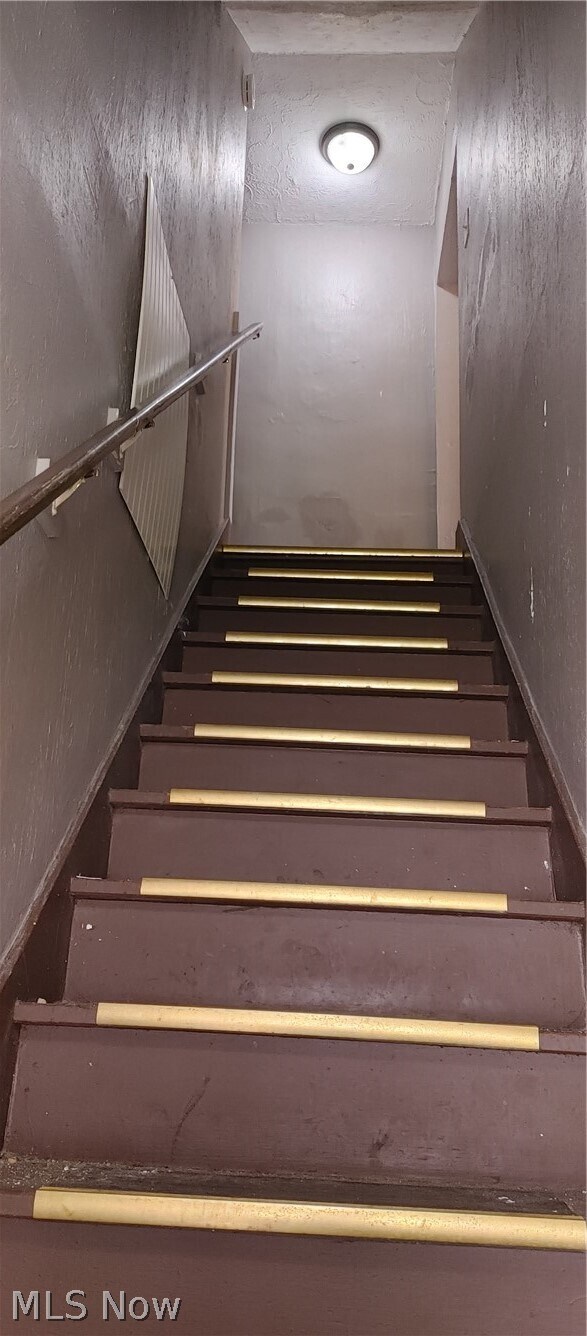 Building Photo - 956 Grant Ave