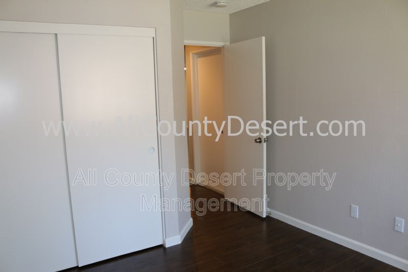 Building Photo - 52020 Avenida Mendoza