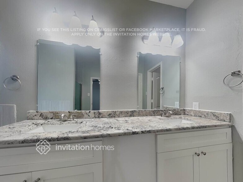 Building Photo - 828 Sansome Dr