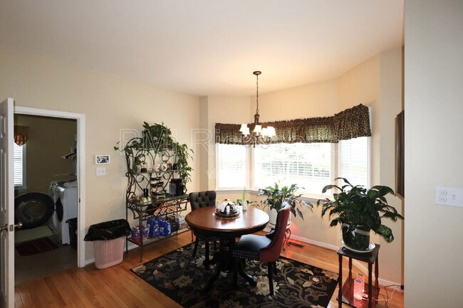 Building Photo - 7238 Ancient Oak Dr