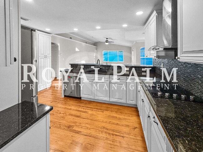 Building Photo - 326 SW 29th St