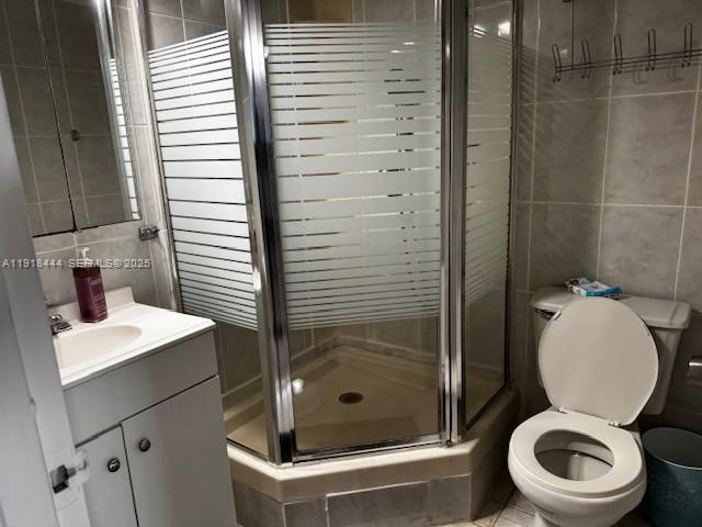 Building Photo - 5401 Collins Ave