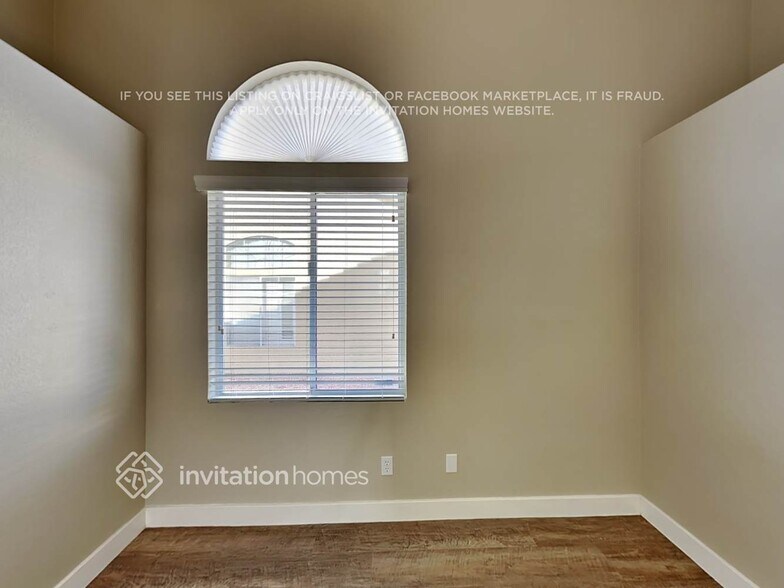 Building Photo - 1897 Longmeadow St