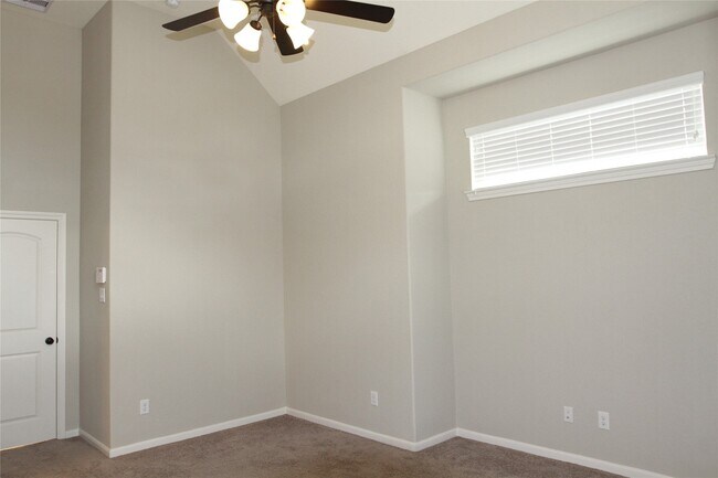 Building Photo - 12102 La Strada St