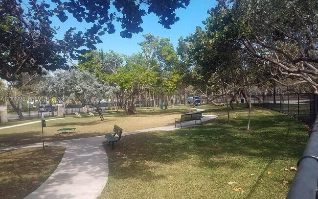 Building Photo - 7920 Harding Ave