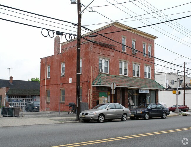 Building Photo - 341-343 Ridge Rd