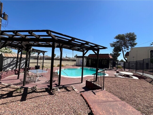 Building Photo - 1390 E Vegas Valley Dr