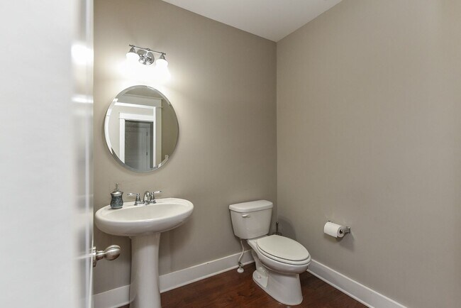 Building Photo - **LIKE NEW EXECUTIVE HOME IN PRESTIGIOUS H...