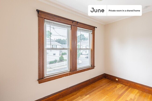 Building Photo - Room in Shared 5 bed/2 bath home
