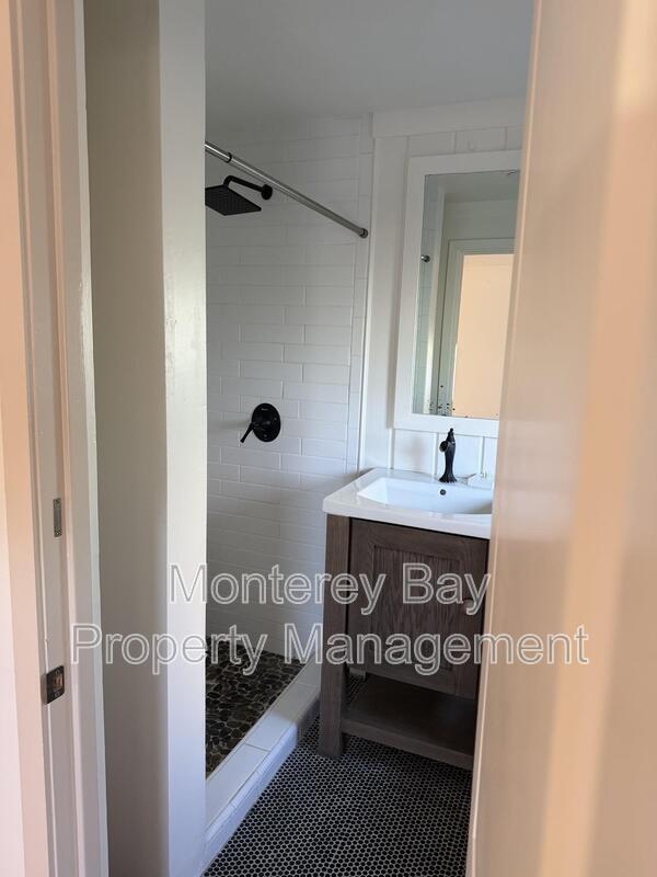 Building Photo - 332C Central Avenue