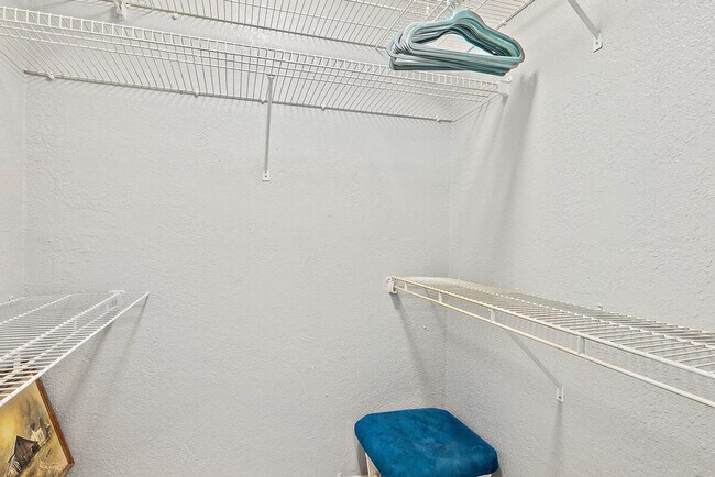 Building Photo - 110 Surfview Dr