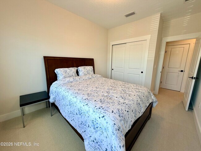 Building Photo - 173 Oak Pk Dr