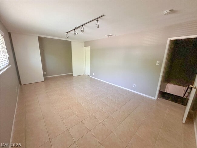 Building Photo - 641 E Pecos Way
