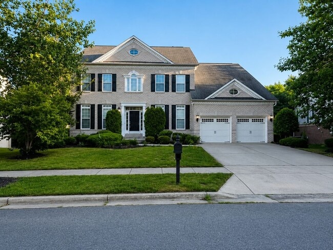 Building Photo - 15436 Symondsbury Way
