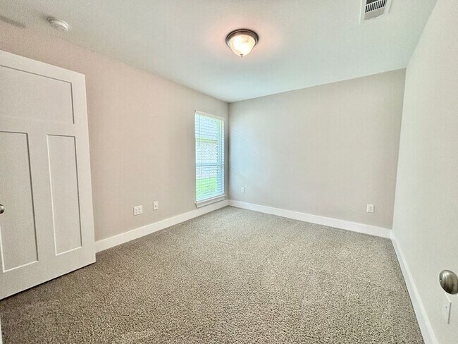 Building Photo - 5655 Dunridge Drive