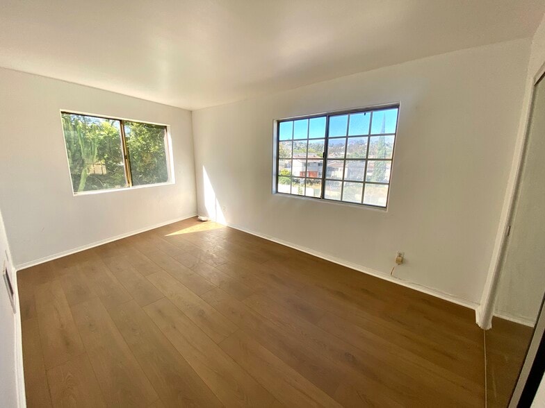 Building Photo - 3973 Verdugo Rd
