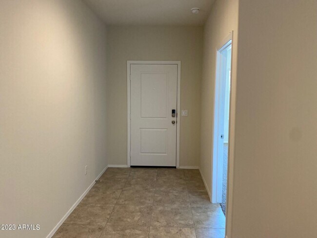 Building Photo - 1070 W Falls Canyon Dr