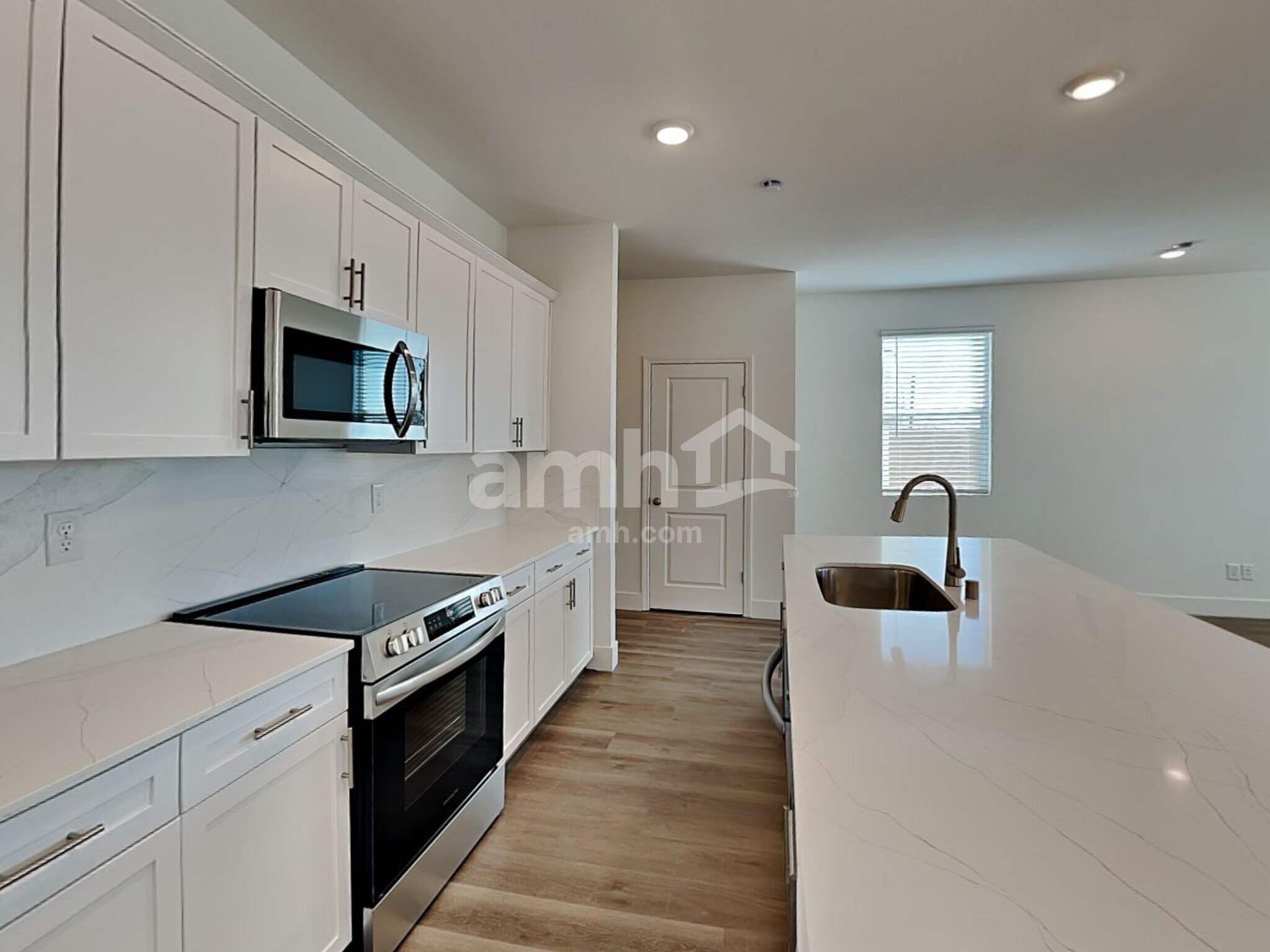 Building Photo - 8373 Buckskin Clf Ave