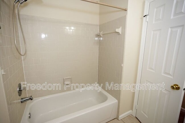 Building Photo - 8768 Tomislav St