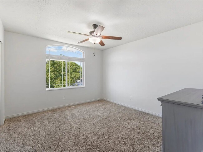 Building Photo - 991 Oldham Dr