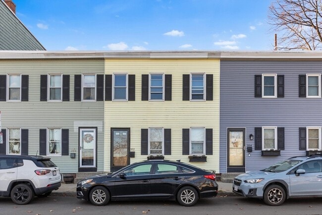 Building Photo - 352 Medford St