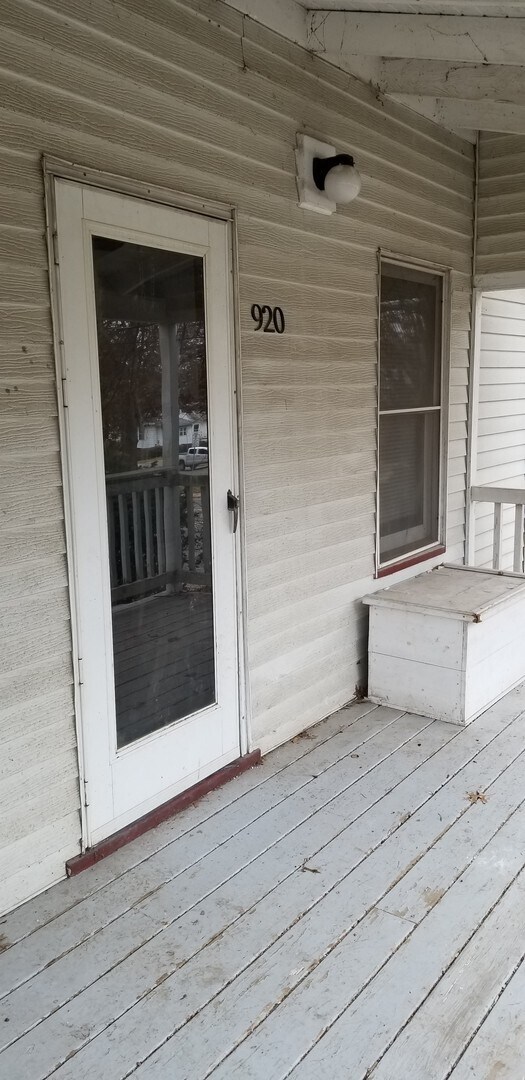 Primary Photo - 2 bedroom House Close to Campus!