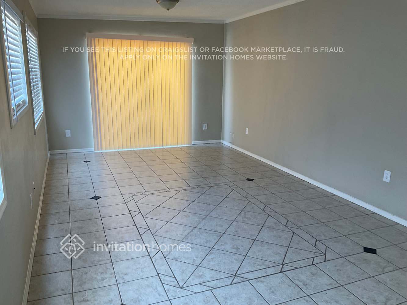 Building Photo - 940 S Fontana