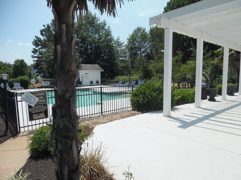 Building Photo - 118 University Village Dr