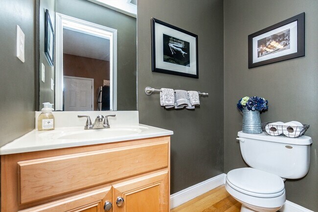 Building Photo - 224 Salem St