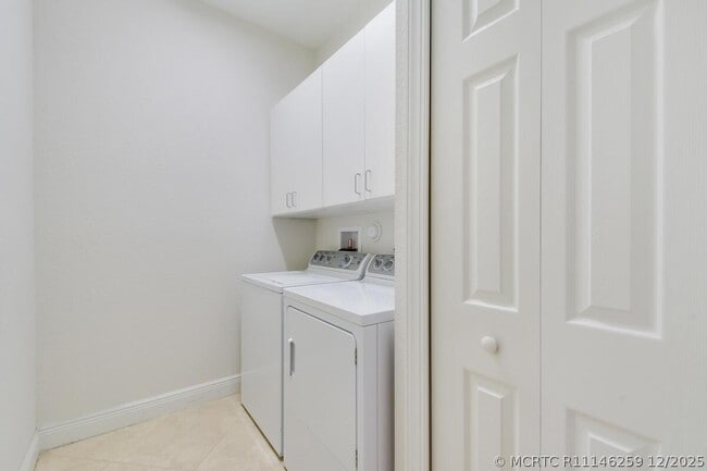 Building Photo - 4644 Cadiz Cir