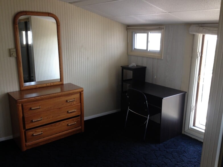 Building Photo - 354 East St