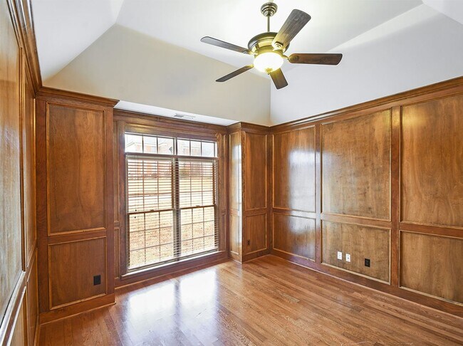 Building Photo - GORGEOUS 4 bed, 3.5 bath home near Macon a...