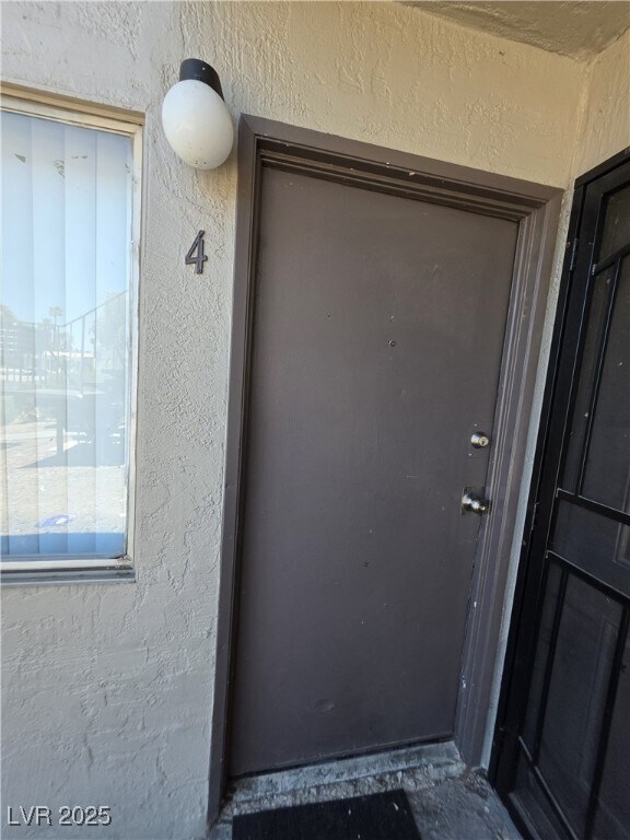 Building Photo - 1089 E Desert Inn Rd
