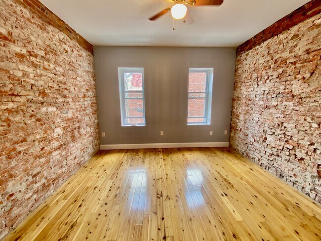 Building Photo - 2027 S Watts St.