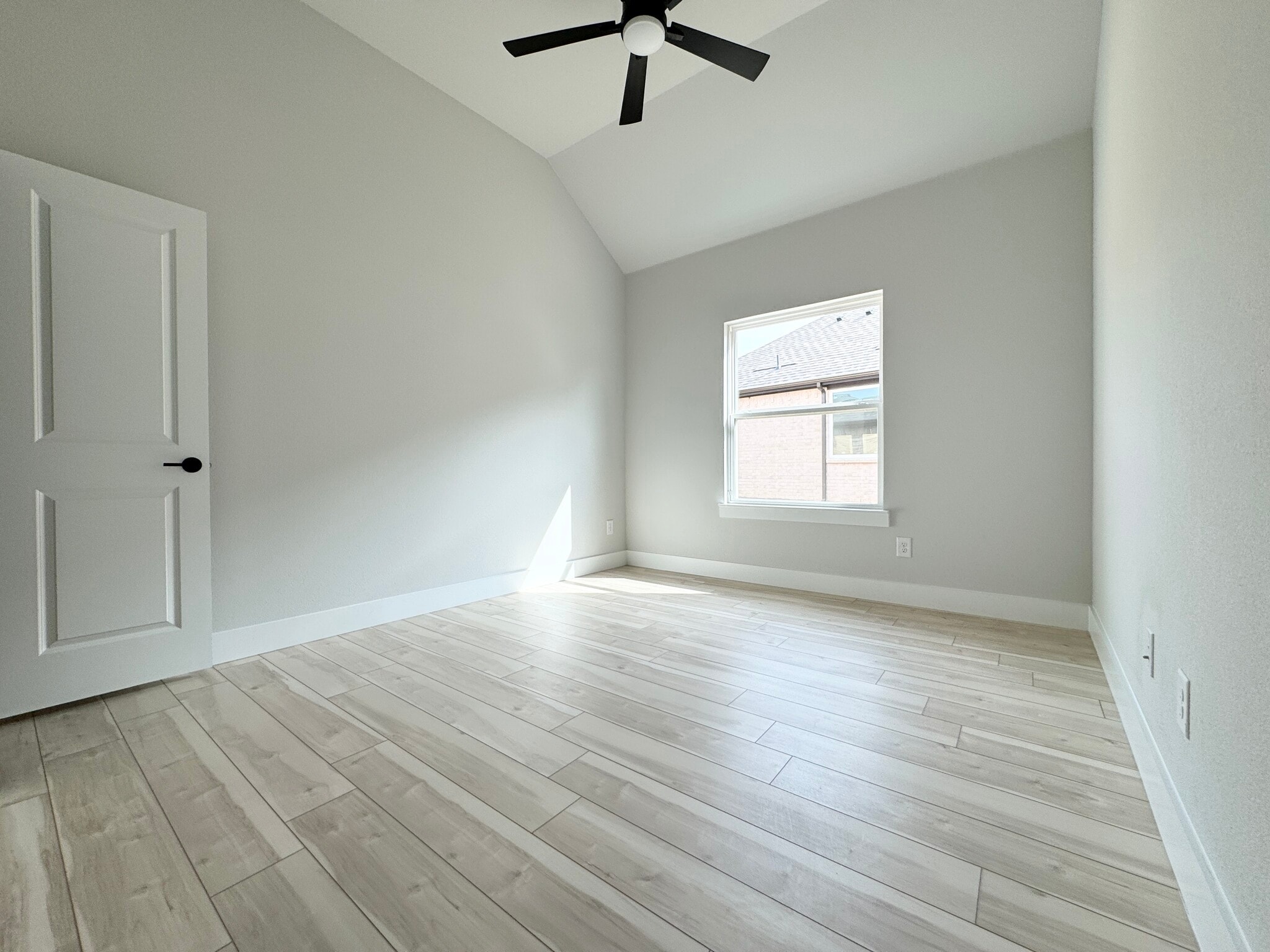 Building Photo - 6113 Tahoe Winds Dr